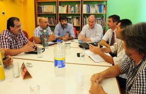 Reunión del Ministerio de Trabajo, la Oficina de Planeamiento y Presupuesto y el PIT CNT en la sede de éstos.