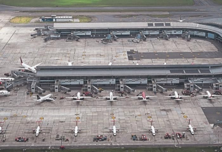 M&aacute;s de 180 aeronaves permanecen parqueadas en los aeropuertos colombianos.