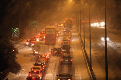 Atasco en una v&iacute;a de Stoke-On-Trent, en Reino Unido. / CHRISTOPHER FURLONG (Getty Images)