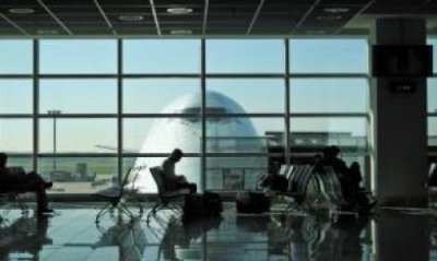  Durante el 2013 el aeropuerto Jorge Ch&aacute;vez report&oacute; aproximadamente 300 vuelos diarios y un total de 14,9 millones de personas que ingresaron al pa&iacute;s por vuelos dom&eacute;sticos e internacionales. 