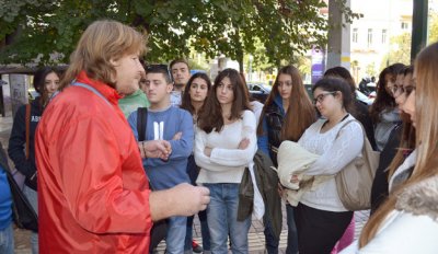 Christos Bakoyannis, de 50 a&ntilde;os, es uno de los gu&iacute;as de las "Rutas invisibles".