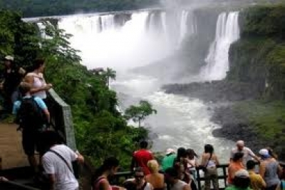 Cataratas espera el visitante 1 millón