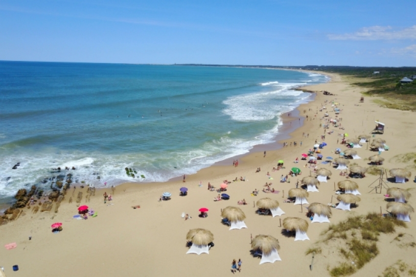 Vista aérea de la Playa La Balconada de La Paloma.