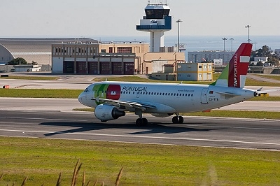 Portugal vende la gesti&oacute;n de los aeropuertos a grupo franc&eacute;s