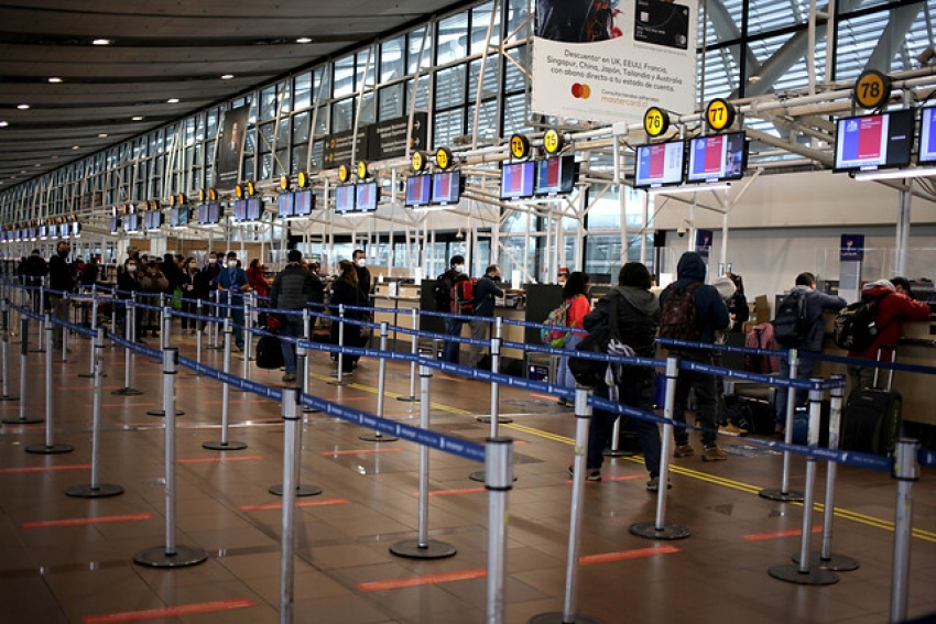 Chile: desde el 23 de noviembre extranjeros podr&aacute;n entrar por el aeropuerto de Santiago