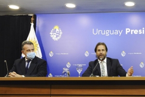 Ministro de Salud, Daniel Salinas, y Presidente de la Rep&uacute;blica, Luis Lacalle Pou