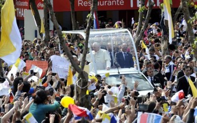 Paraguay: las dos caras de la visita papal