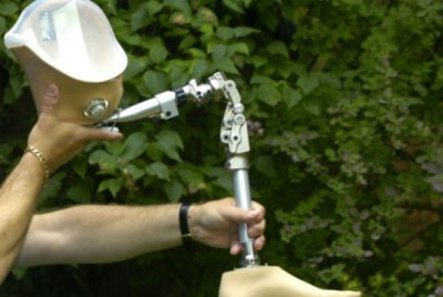 Reino Unido: pasajera atac&oacute; a tripulante con pierna ortop&eacute;dica