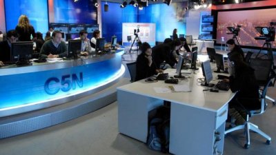 Escándalo entre pasajeros y periodistas a bordo de un barco de Buquebus