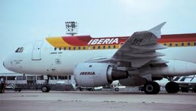 Los controladores piden al Gobierno que proteja Iberia y el turismo