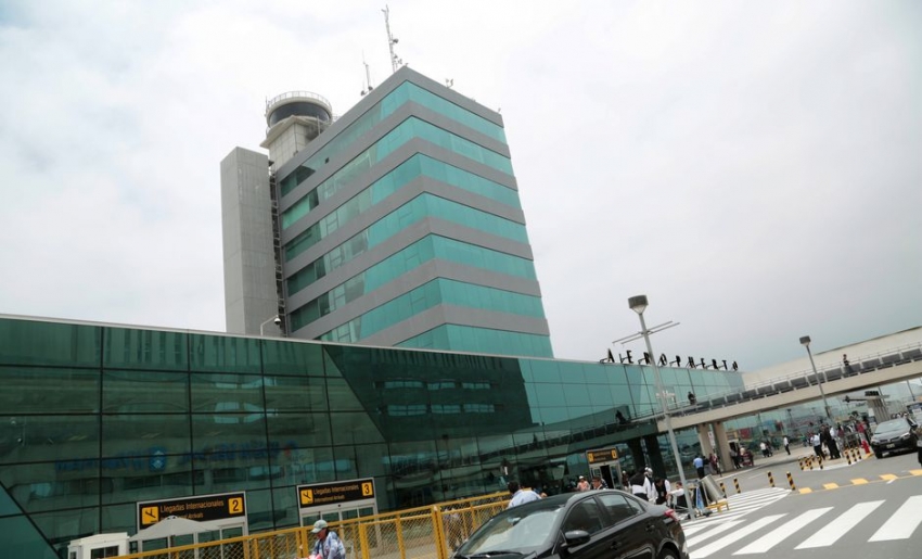 Per&uacute;: aeropuerto Jorge Ch&aacute;vez supera el doble de pasajeros y excede su capacidad para recibir vuelos