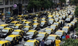La agonía del servicio de taxi tradicional…