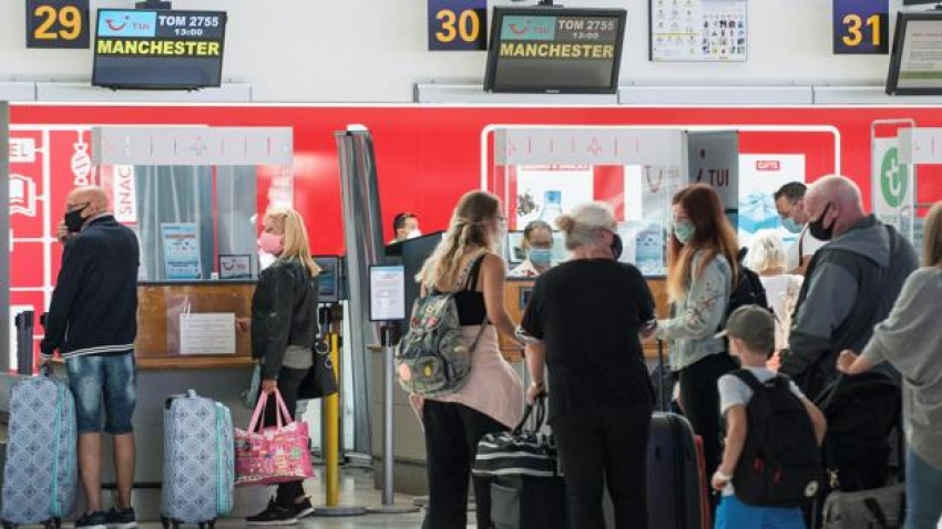 Golpe cr&iacute;tico al turismo espa&ntilde;ol