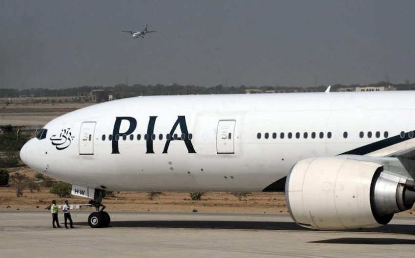 Un pasajero abri&oacute; por error la puerta de emergencia de un avi&oacute;n; pens&oacute; que era el ba&ntilde;o