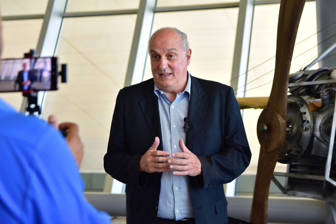 Buemes y el receptivo; PDA en Brasil; Miguel Pato y 2a.parte Tabaré Viera