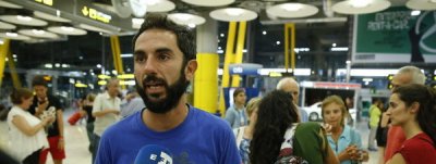 Rafael Mart&iacute;nez es uno de los dos espa&ntilde;oles de los 23 supervivientes del naufragio de un barco tur&iacute;stico en aguas de Indonesia Juan Carlos Hidalgo