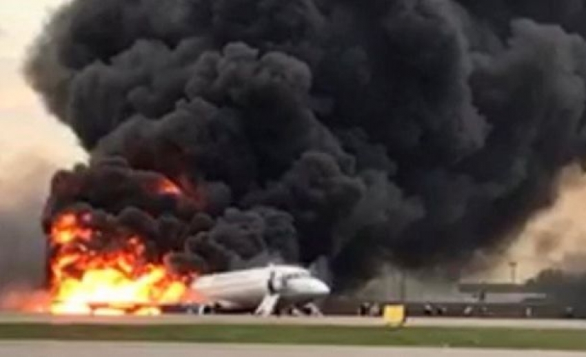 Mosc&uacute;: al menos 41 personas mueren tras el incendio de un avi&oacute;n de Aeroflot