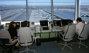 Controladores a&eacute;reos recomienzan medidas de no despegues tras fracaso de negociaci&oacute;n
