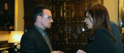 Bono se reuni&oacute; esta tarde con la presidenta Cristina Kirchner.