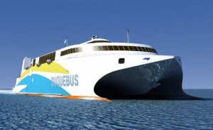 La nave de 100 metros de eslora alcanza una velocidad de 50 nudos.