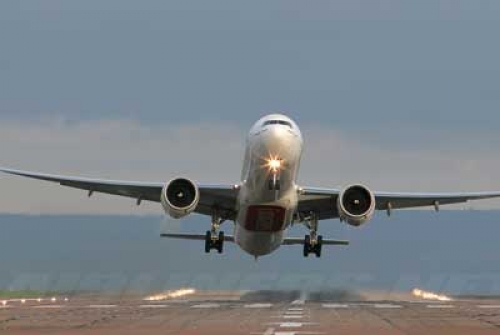 Unasur mejorar&aacute; conectividad a&eacute;rea para incrementar turismo