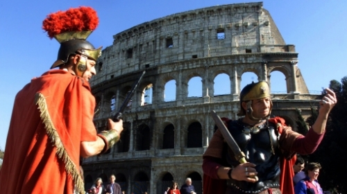 &ldquo;Gladiadores&rdquo; del Coliseo Romano piden ser legalizados para actuar frente a turistas