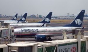 Aerom&eacute;xico peligra; puede caer como Mexicana, advierte la SCT