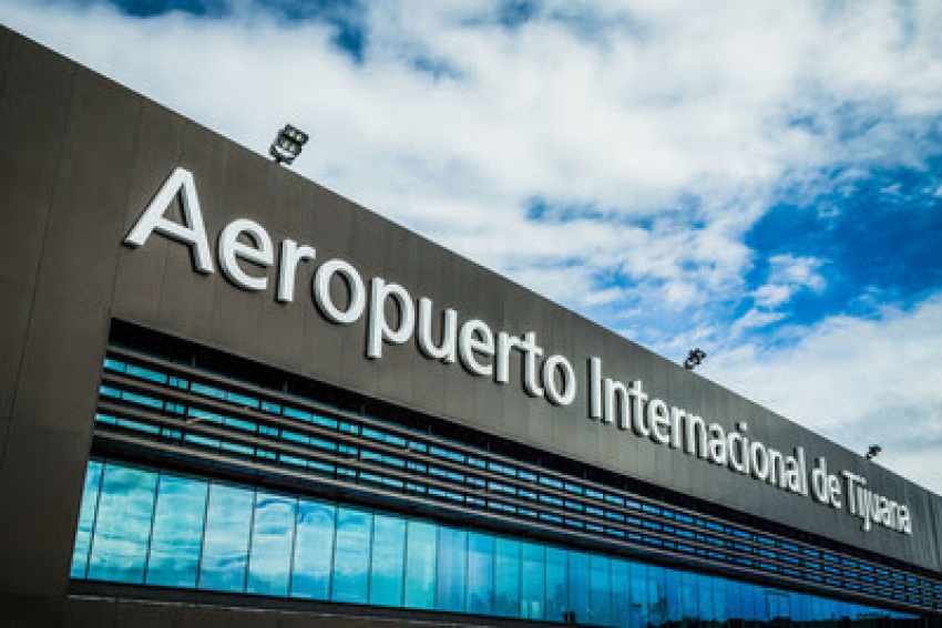 Aeropuerto Internacional de Tijuana, administrado por el Grupo Aeroportuario del Pac&iacute;fico.