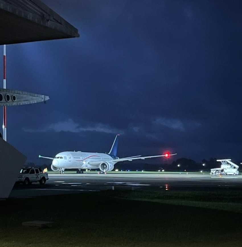 El Dreamliner llegando a Punta del Este