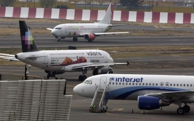 Aviones de aerol&iacute;neas 'low-cost' en la Ciudad de M&eacute;xico.