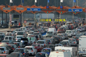 500.000 coches y un mill&oacute;n de viajeros en El Prat