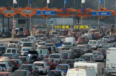 500.000 coches y un mill&oacute;n de viajeros en El Prat