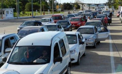 Hay demoras en el puente San Martín y reclaman haya más personal