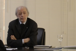 López Mena dice que no recibió presiones de gobierno ni oposición