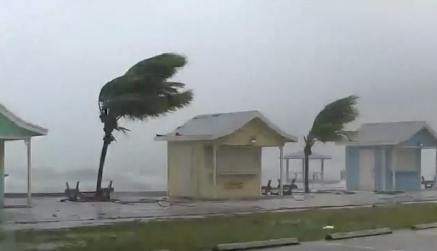 Dorian devasta el norte de Bahamas y en la Florida hay una tensa vigilia