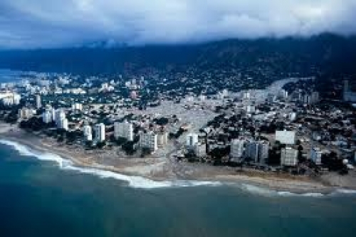Ch&aacute;vez anuncia que desarrollar&aacute; un gran complejo hotelero de playa con Cuba
