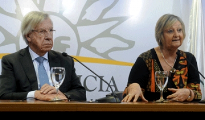 Ministro de Econom&iacute;a y Finanzas, Danilo Astori; Ministra de Turismo, Liliam Kechichian.