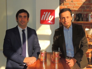 Bari Monzeglio, Director del Polit&eacute;cnico de Montevideo y Salvador Cabrera, Gerente Comercial de Vanacity S.A., en el &ldquo;Bar Aula&rdquo; del Instituto.