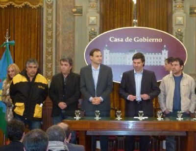 La Plata: Taxistas y remiseros se capacitar&aacute;n para brindar servicios de calidad turistica