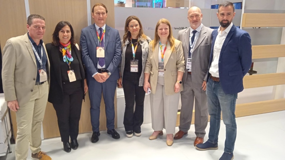 Gerente General de Arapey Thermal y Resort, Adrián Popruzuk; directora del Hotel Horacio Quiroga, Gabriela Safi; Gerente General de Paranair, Jaime Cassola; secretaria de la CAMTUR, Flavia Lavechia; presidente de la CAMTUR, Marina Cantera; de Rossani Turismo, Martín Rossani; Gerente Comercial de hotel Altos del Arapey, Andrés Fernández.