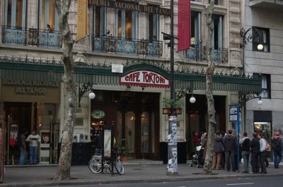 El escritor uruguayo que cont&oacute; la historia del inmortal Caf&eacute; Tortoni