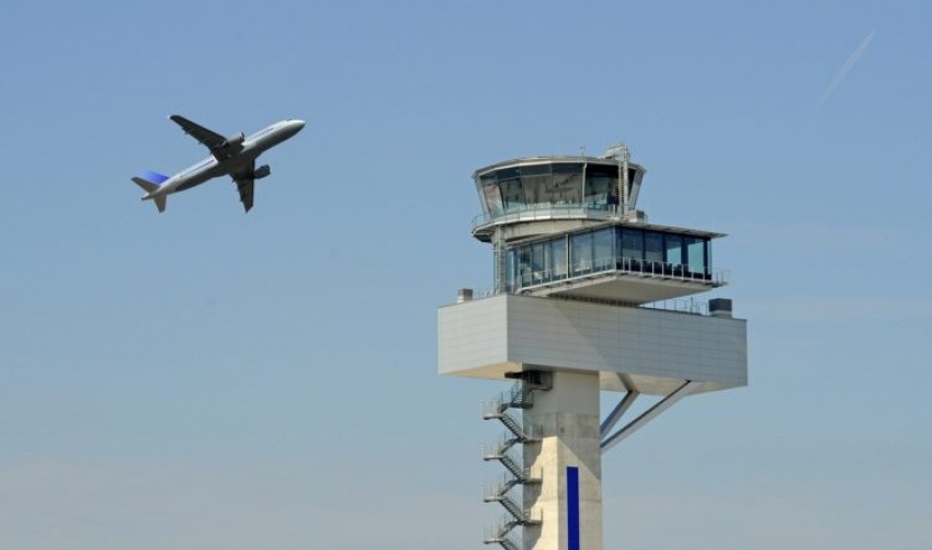 Rusia cierra su espacio a&eacute;reo a 36 pa&iacute;ses europeos y Canad&aacute;