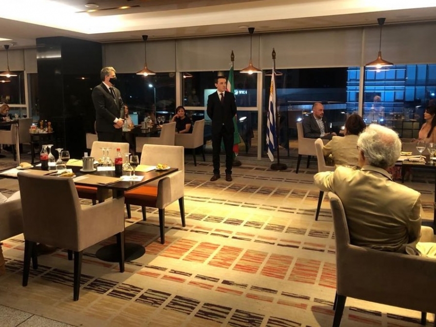 Surinam festejo sus 45 a&ntilde;os de independencia en pleno milagro petrolero con una cena sustentable