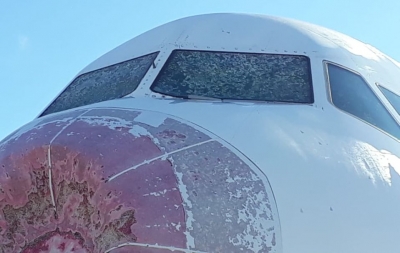 Avion de Latam da&ntilde;ado por granizo aterriza de emergencia en Ezeiza