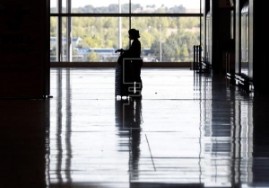 Aspecto que presenta la zona de llegadas de la Terminal 4 del Aeropuerto Adolfo Su&aacute;rez Madrid-Barajas. 