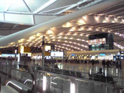 Aeropuertos europeos clave enfrentan crisis de capacidad