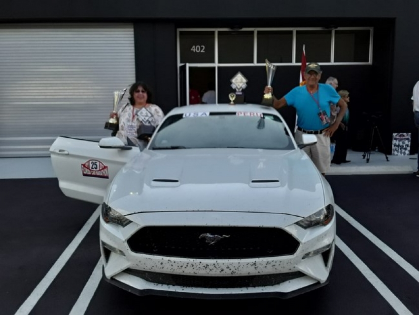 Tito Castagnola (Perú) y Ely Barry (USA) fueron los ganadores en la general y en la categoria Touring. Tito es un veterano corredor en Perú pero esta fue su primera vez en el FCM. Corrieron en un Ford Mustang 2019 rentado, a través de la organizacion, al igual que los de todos los equipos de esta categoria con conductores extranjeros.