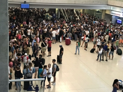 Terminal fluvial de Colonia colapsada