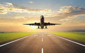 Siguen suspendidas medidas de "no despegues" de controladores uruguayos