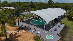 Inauguraci&oacute;n de la cubierta de la piscina semicerrada en Termas del Daym&aacute;n
